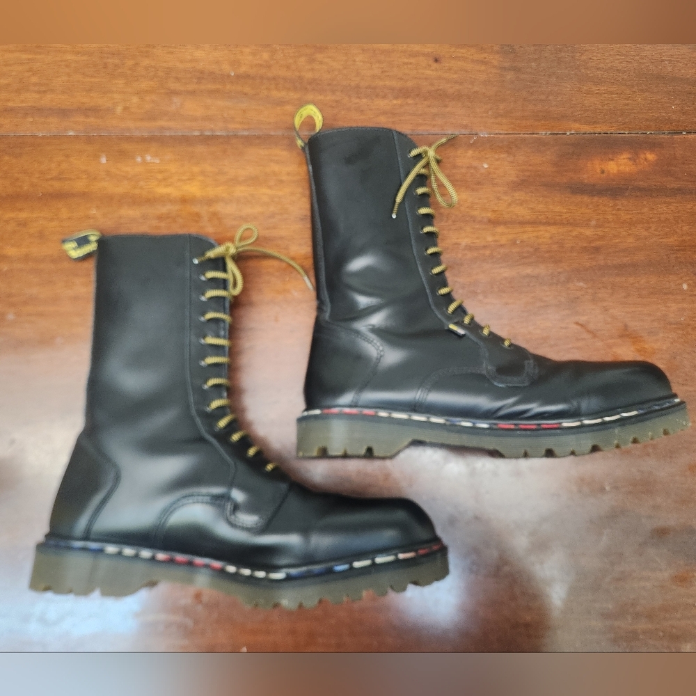 Made In England Doc Marten Boot - Picture 6 of 9